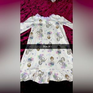 Used frozen night gown